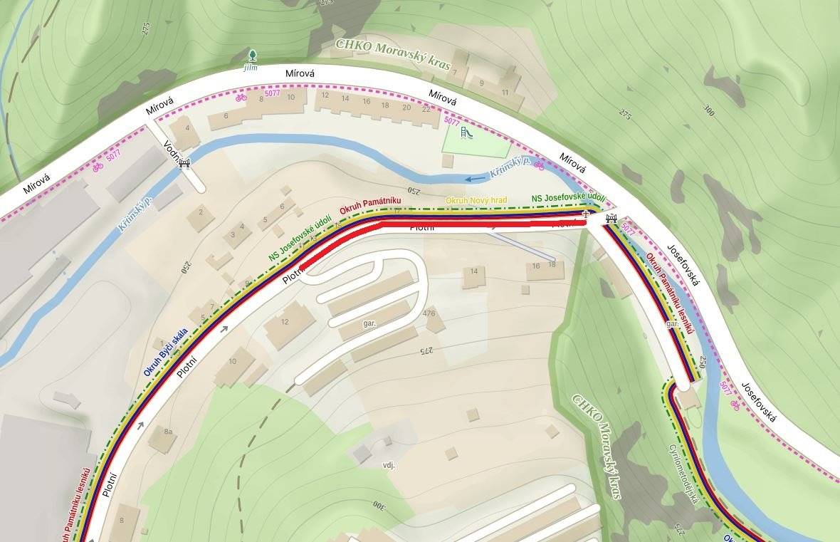 Informujeme občany, že z důvodu rekonstrukce vodovodního řadu bude ulice Plotní od domu číslo 127 po odbočku ke garážím v Plotkách v termínu od 7. 4. 2026 do 16. 6. 2026 uzavřena pro průjezd. V úseku od Smetanova náměstí po dům číslo 127 bude veden obousměrný provoz. Děkujeme za pochopení.