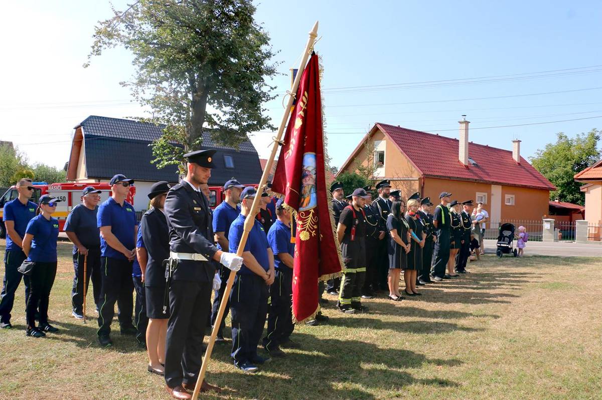 Na deň presne si v našej obci Malinová pripomenuli a aj patrične oslávili 100. výročie založenia Dobrovoľného hasičského zboru. Bolo to presne 24. augusta 1924, keď vo vtedajšom Cachu, založili DHZ. Oslavy sa uskutočnili o sto rokov, 24. augusta 2024.