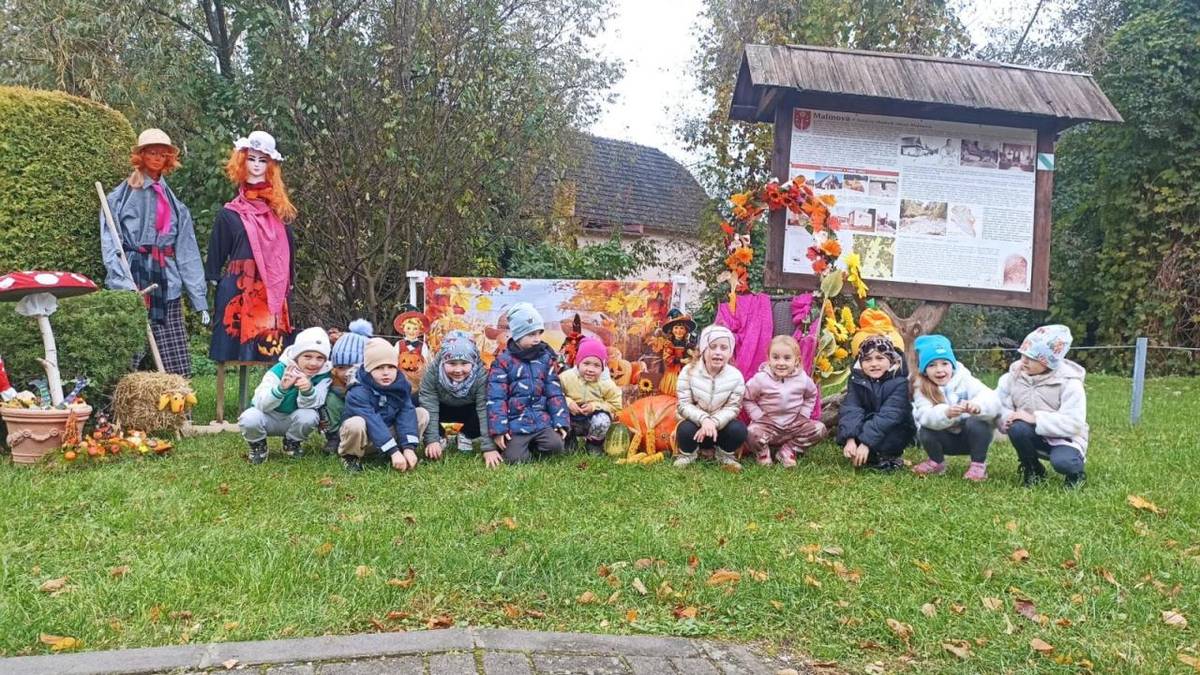 Maľovala Pani Jeseň farbičkami listy, jeden hnedý, druhý žltý, tretí ostal čistý. Veru je to tak, prišla Pani jeseň medzi nás.