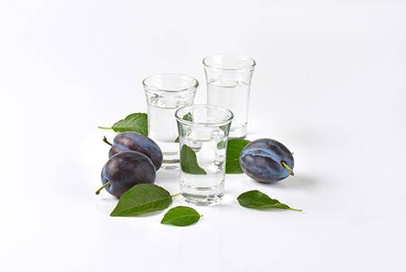 LIHOVAR HRABOVÁ OZNAMUJE, ŽE DNE 14. 4. 2026 od 7:00 do 12:00 a od 12:30 do 16:00 hod BUDE MIMOŘÁDNÝ VÝDEJ DESTILÁTU