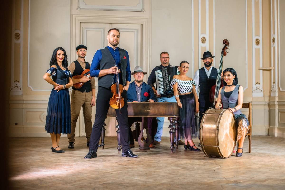 Vystúpenie folklórnej skupiny Ľudová hudba Stana Baláža v Budimíre