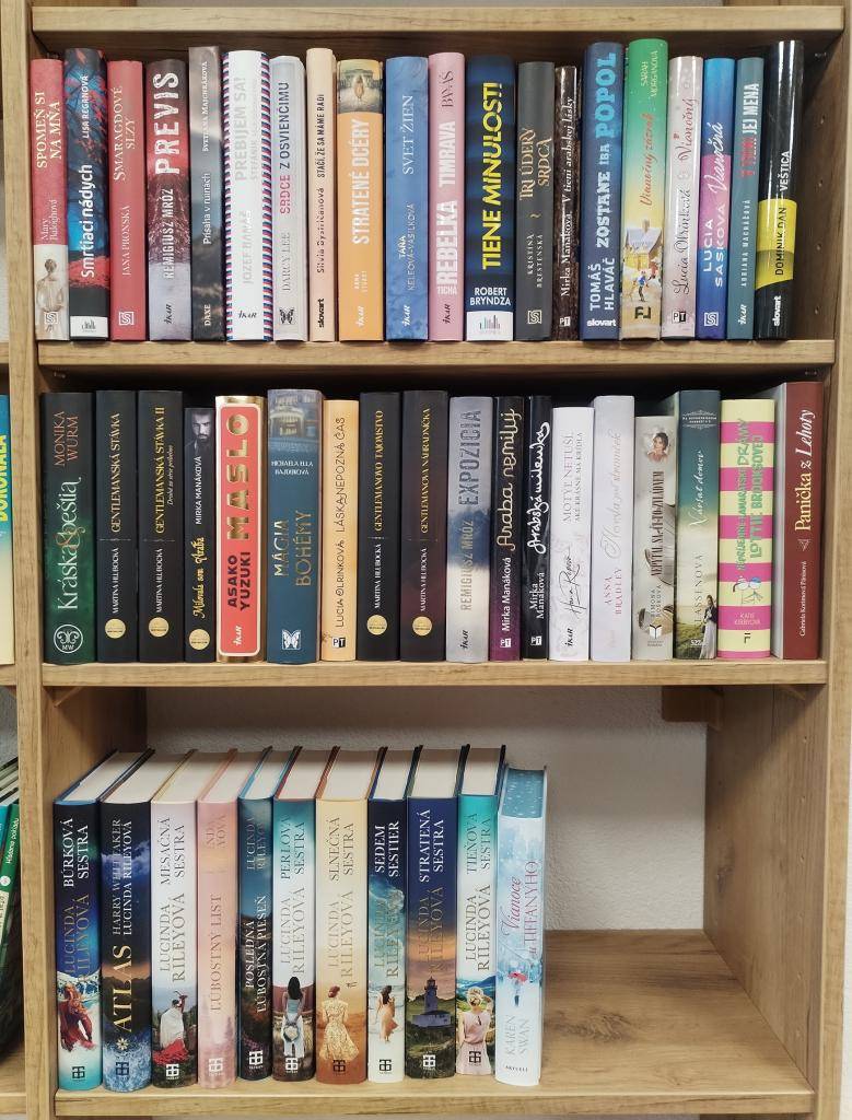 Do obecnej knižnice aj v roku 2025 pribudli opäť nové knihy.