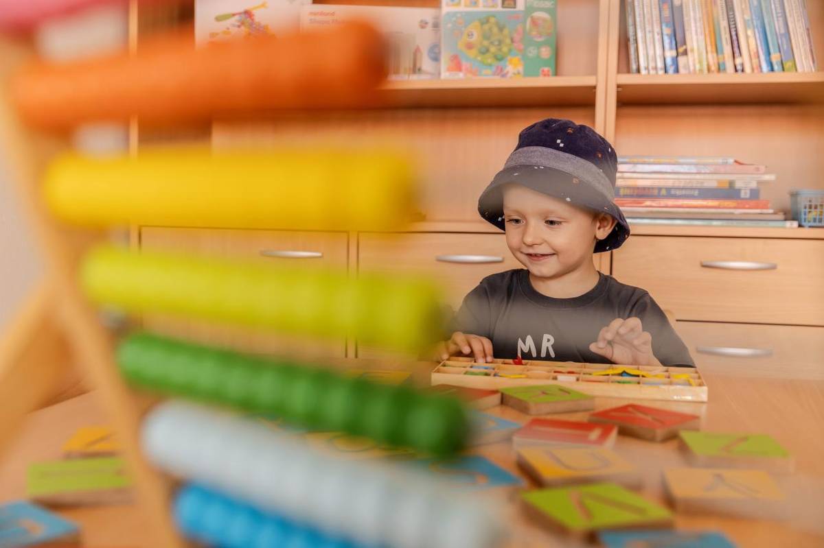 Ředitelky mateřských škol ve spolupráci s městem Šternberk informují rodiče, že zápis dětí do mateřských škol pro školní rok 2026/2027 proběhne ve dnech 8. a 9. dubna 2026, vždy v době od 9:00 do 16:00 hodin. Zápis do nové Dětské skupiny Komenského probíhá od 7. do 10. dubna!