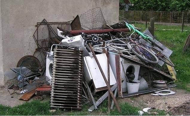 Tělocvičná jednota Sokol Městečko Trnávka pořádá Sběr starého železa v Městečku Trnávce, Mezihoří a Lázech v sobotu 11. dubna od 9 hodin. Máte šrot v jiné obci? Pokud byste chtěli darovat železo z jiné obce nebo máte doma těžší kusy, zavolejte nám a domluvíme se na odvozu. Výtěžek ze sběru věnujeme fotbalovému oddílu přípravky. Informace na telefonu 732 527 980 nebo 736 785 638.