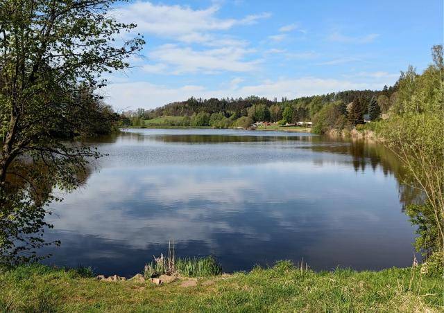 Vodní plochy na Dolcích procházejí přípravnými pracemi, které zajistí co nejvyšší kvalitu vody ke koupání v letních měsících. Dvě horní nádrže budou vyloveny a dočasně vypuštěny. Následovat bude instalace zařízení pro eliminaci sinic.                               Číst dál...