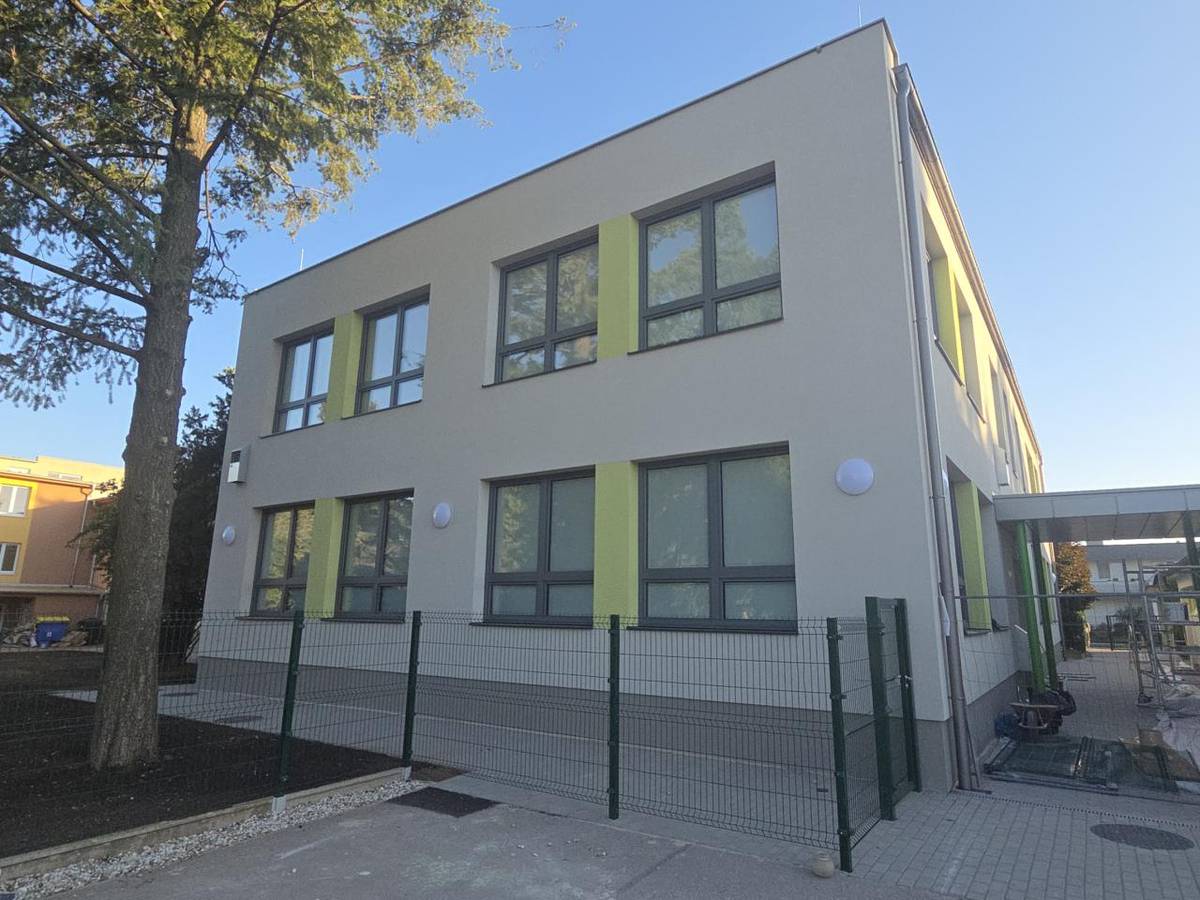 Názov investície : Investícia 2: Dobudovanie školskej infraštruktúry  Názov komponentu: Komponent 7: Vzdelávanie pre 21. storočie  Zdroj financovania: Plán obnovy a odolnosti SR