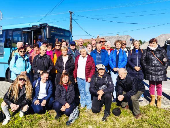 Na spestrenie svojej činnosti zorganizovala dňa 4. októbra 2025 naša MO KNS v Malinovej  zájazd na tradičný jarmok v Mošovciach.