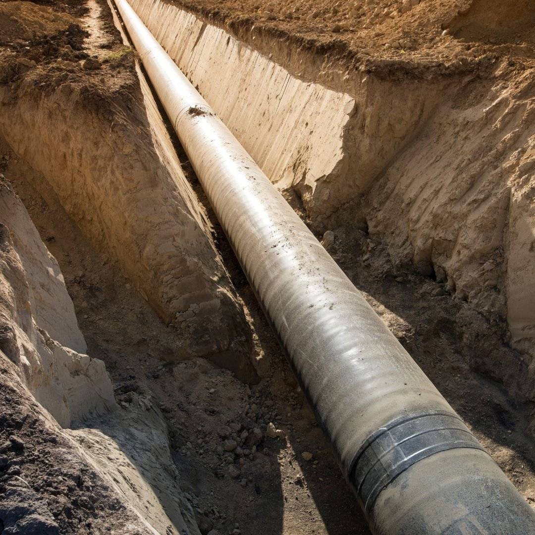 Spoločnosť Prievidzské tepelné hospodárstvo, a. s. (PTH) informuje, že v najbližšom období zrealizuje rozsiahlu rekonštrukciu rozvodov tepla v meste Prievidza. Projekt sa dotkne najmä sídlisk Necpaly a Zapotôčky, v menšom rozsahu aj sídliska Kopanice. Projekt zahŕňa modernizáciu štyroch teplovodných okruhov, ktoré sa nachádzajú v rôznych častiach mesta. Celkovo pôjde o modernizáciu viac ako 2 kilometrov potrubí. Práce sa dotknú viacerých ulíc, medzi nimi Urbárskej, Dúbravskej, Kútovskej, Veľkonecpalskej, Urbánkovej, Šafárikovej, Roháča aj Palárika. Na sídlisku Kopanice pôjde konkrétne o lokality na uliciach Makovického, Nad terasami  a Nováckeho. Viac informácií nájdete TU:https://prievidza.sk/modernizacia-rozvodov-tepla-v-prievidzi/ PTH, a. s. ďakuje za trpezlivosť pri realizácii prác.🙏