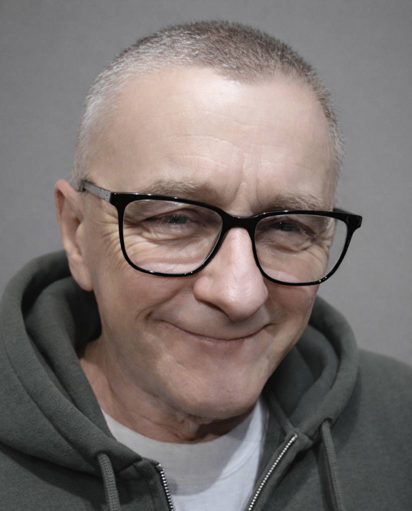 Smútiace rodiny Kuzmová, Škrabáková a Klusačeková s hlbokým žiaľom oznamujú občanom, že dňa 04. apríla 2026 ich po ťažkej chorobe navždy opustil otec, druh, brat, príbuzný a náš občan Ján Kuzma, vo veku nedožitých 60 rokov.