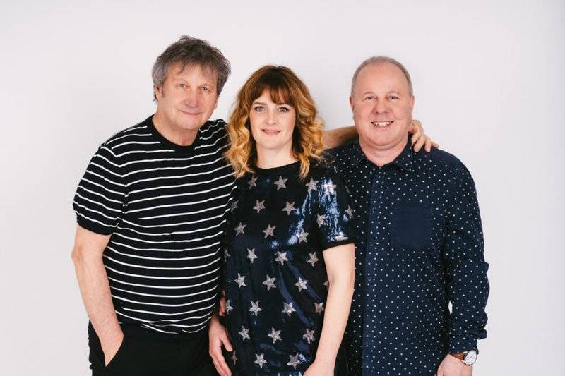 Holky z naší školky je název pořadu složeného z příběhů kolem populárních hitů v podání Standy Hložka a Šárky Markové, který je připraven na dnešní podvečer - 9. dubna 2026 od 17:00 hodin / sál MKS Adamov, Opletalova ul. Pořadem provází Martin Hrdinka.