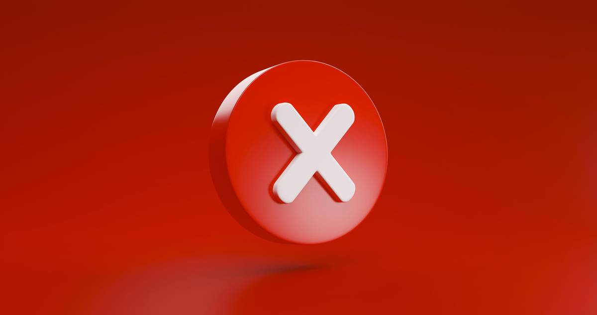 ⚠️Národná diaľničná spoločnosť pripomína avizovanú jednosmernú uzáveru D1 pri Bratislave. Uzávera sa začne už dnes večer (9. 4. 2026) približne o 22.00 H a potrvá do nedeľného večera (12. 4. 2026). Diaľnica bude uzatvorená od križovatky Bernolákovo (Triblavina) po bratislavské Zlaté Piesky. Práce budú prebiehať len v smere do Bratislavy, v opačnom smere ostáva doprava nezmenená. ➡️Od dnešnej noci do nedeľného večera sa položí nový asfaltový koberec pri Vajnorskom jazere, zrealizuje sa montáž ťažkotonážnych konštrukcií portálov, osadia sa veľkoplošné trvalé a premenné dopravné značenia, v neposlednom rade sa preznačí niekoľko kilometrov vodorovného dopravného značenia. ➡️Uzávera je pre rozsiahlosť stavebných prác jednou z najnáročnejších od začiatku výstavby D1/D4. Po jej skončení sa však doprava v smere do hlavného mesta vráti na pôvodnú diaľnicu, ktorá za posledné mesiace prešla hĺbkovou rekonštrukciou. Tým sa zásadným spôsobom zjednoduší vstup do Bratislavy.