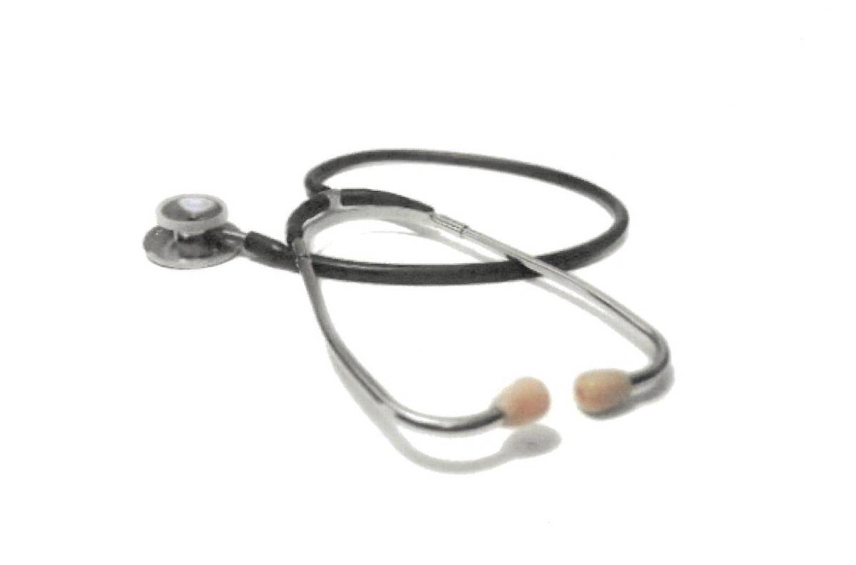 MUDr. Roman Straňák oznamuje svým pacientům, že v pondělí 13.4.2026 bude mimořádně ordinovat pouze v ambulanci ve Štítné nad Vláří v době od 7:00 do 9:00 hod. V ambulanci v Nedašově ordinovat v pondělí nebude.