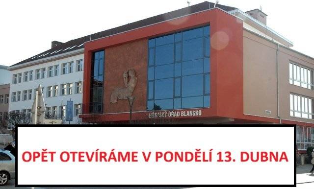 Budova městského úřadu na náměstí Republiky, kterou od Velikonoc uzavřela havárie na rozvodech vodovodu, se znovu otevře veřejnosti. Činnost úřadu bude od pondělí 13. dubna 2026 obnovena v plném rozsahu s výjimkou registru vozidel. Ten se otevře o den později. Část budovy zůstává uzavřena a dál v ní dochází k odstranění následků havárie, úřad proto bude fungovat s dílčími změnami. Podrobnosti se dočtete v tomto odkazu.