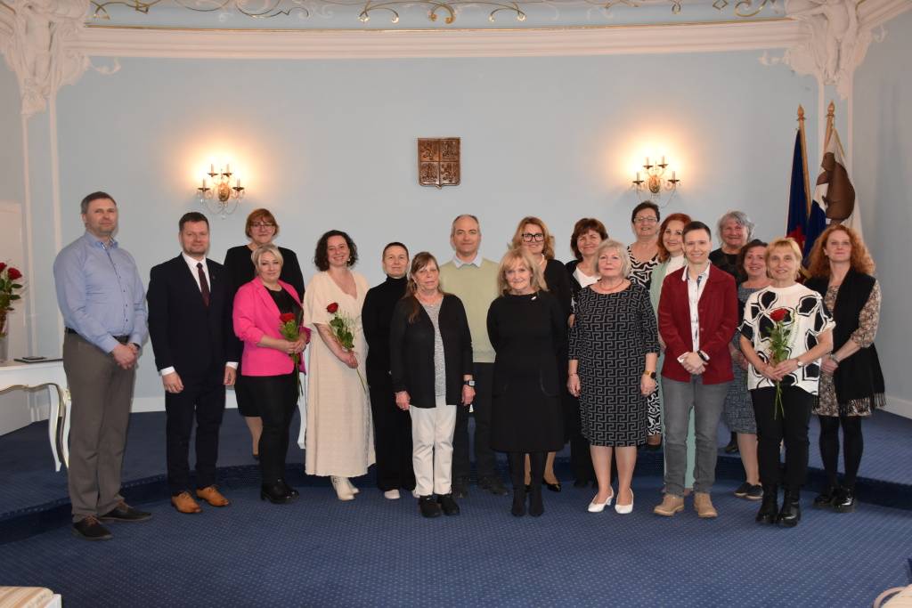 V obřadní síni berounské radnice se v pondělí 30. března uskutečnilo slavnostní ocenění pedagogických pracovníků škol z ORP Beroun.