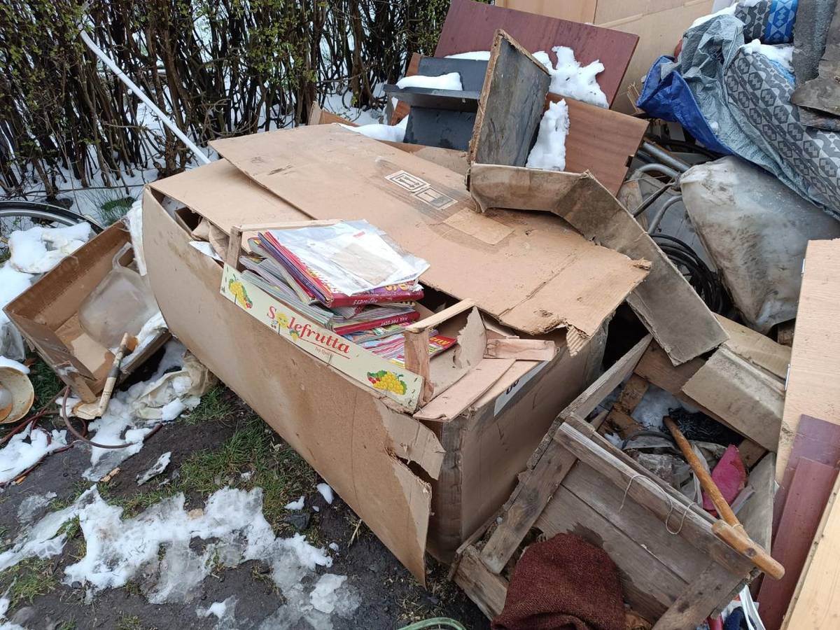 ⚠️UPOZORNĚNÍ PRO OBČANY⚠️  Žádáme všechny občany, aby při příštím svozu velkoobjemového odpadu NEODKLÁDALI plastové a skleněné lahve ani papír.