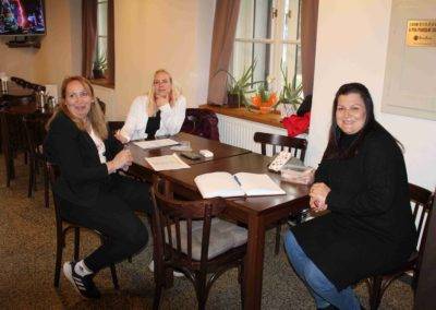 V pátek 10.4.2026 se konalo “Pod hvězdičkami” již tradiční setkání rodáků a přátel obce Braškov. V roce 2026 přišlo na přátelské setkání 120 účastníků a zábava probíhala v sále i v šenku až do pozdního večera. Mezi hosty patřili také starostové z obcí Družec a Velká Dobrá, kteří přijali pozvání starosty Braškova, pana Vladimíra Drába. Fotografie z podařené akce pořídil kronikář obce a hlavní organizátor Pavel Stádník.