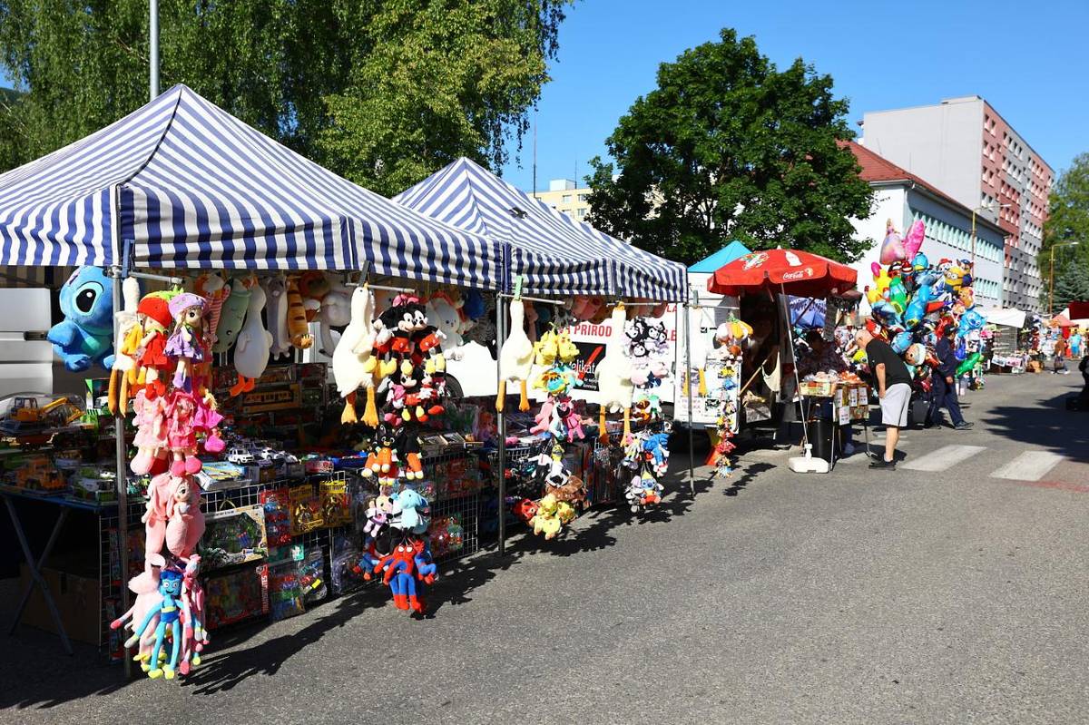 Hnúšťa, 13.4.2026 - Mesto Hnúšťa pri príležitosti XXX. Dní mesta Hnúšťa 2026 pripravuje Hnúšťanský jarmok, ktorý sa bude konať v sobotu 30.5.2026. Predajcovia jarmočného sortimentu a občerstvenia môžete sa hlásiť.