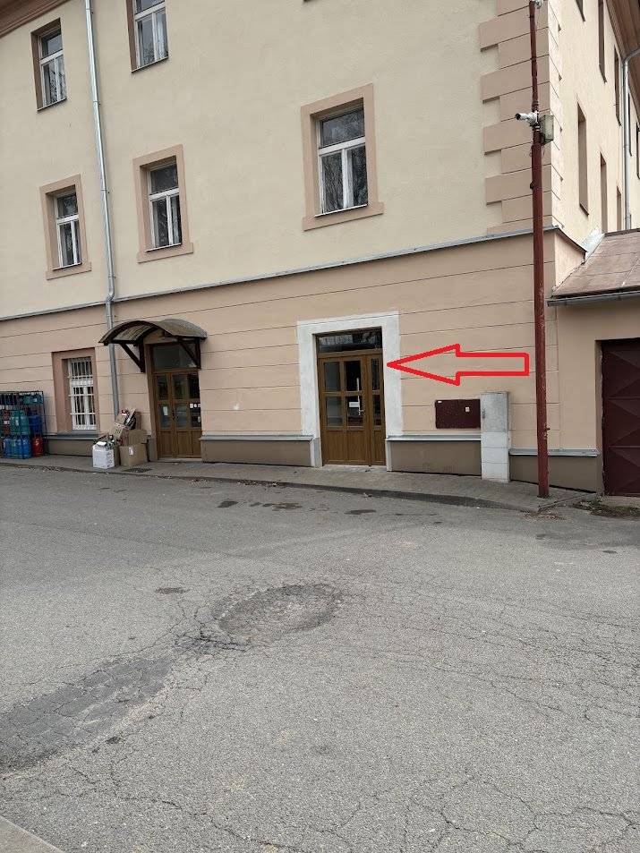 Máme pro vás sladkou zprávu! Na náměstí ve Štokách byla nově otevřena provozovna, která potěší všechny milovníky dobrého jídla. Těšit se můžete na široký výběr:  čerstvých zákusků a dortů lahodných dezertů voňavého pečiva a dalších sladkých i slaných dobrot  Podpořte novou místní provozovnu a zastavte se ochutnat!