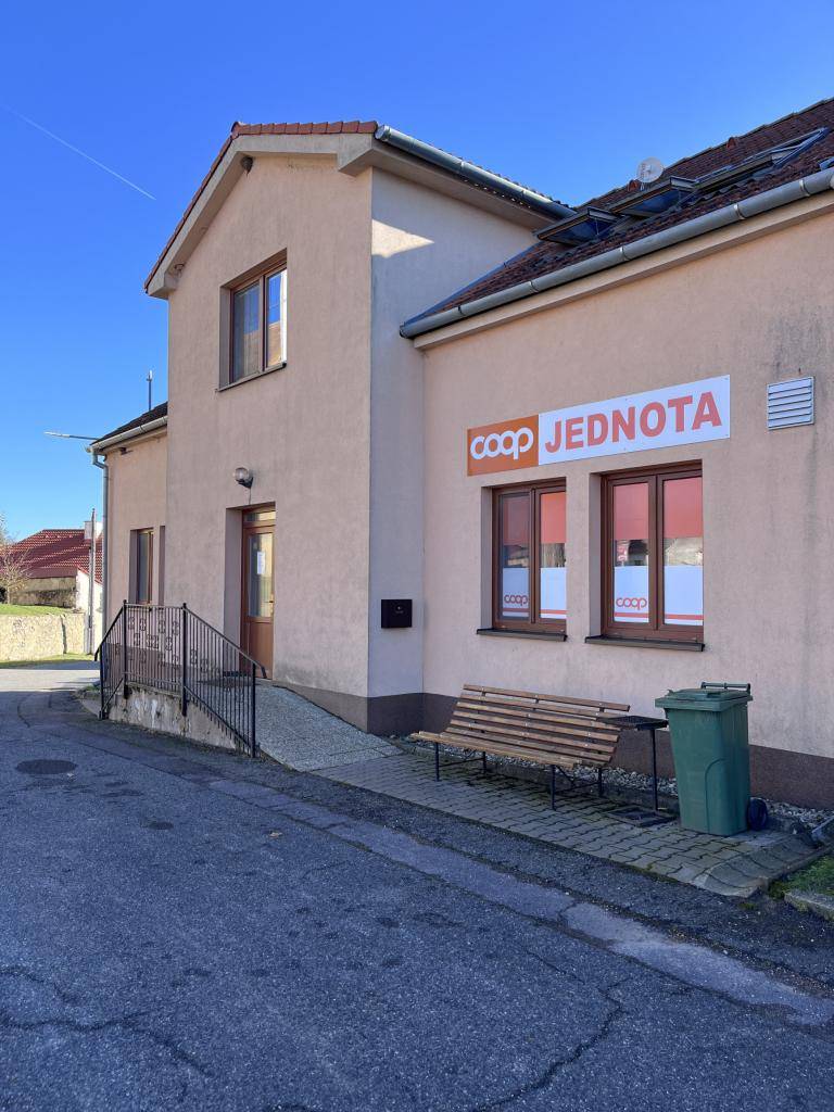 Jednota COOP ve Starém Petříně oznamuje.