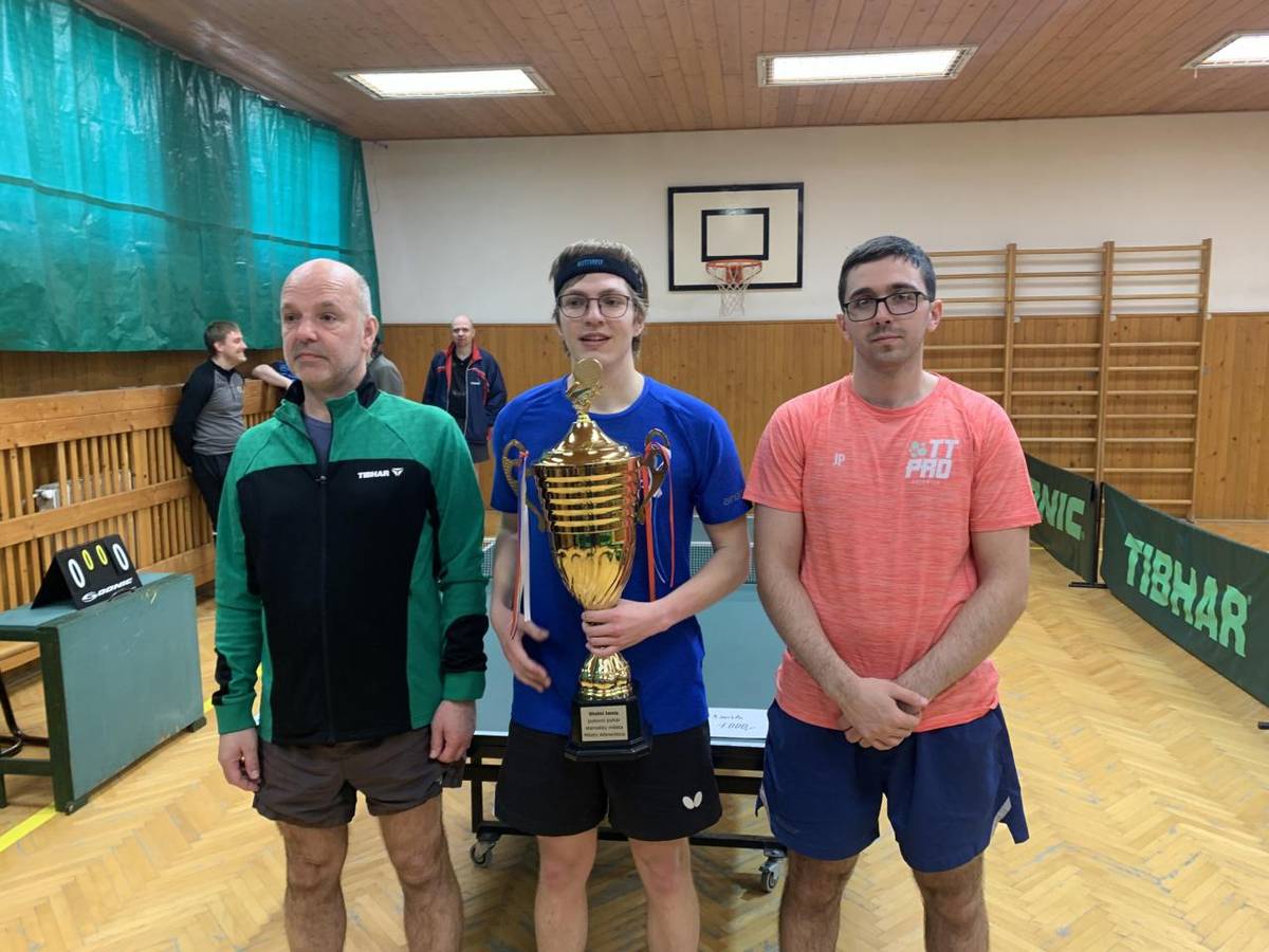 Město Albrechtice – Tělocvična Střední odborné školy hostila v sobotu 11. dubna 2026 již 7.ročník mezinárodního turnaje ve stolním tenise o putovní pohár starostky města Město Albrechtice, který tradičně pořádá místní klub KST Město Albrechtice.