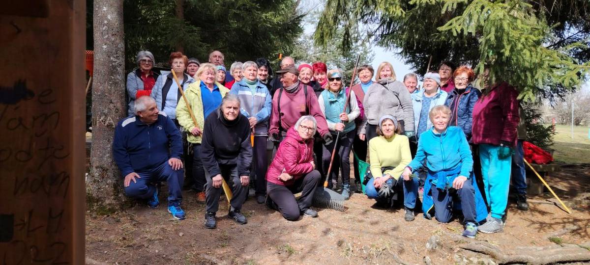 Dňa 25. marca 2026 sa štyridsať seniorov zapojilo do dobrovoľníckej činnosti v obci.