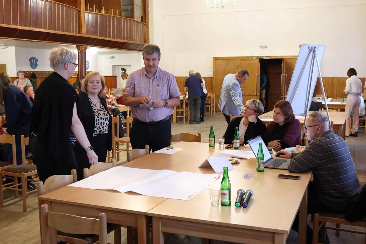 Ve čtvrtek 9. dubna 2026 se v kulturním domě uskutečnilo již podruhé setkání s občany Žlutic k rozvoji města.