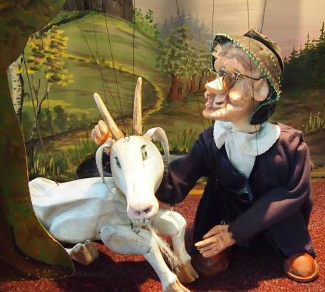 V neděli 10. 5. 2026 od 16 hodin zahraje ve venkovních prostorách klubovny Číbuz Loutkové divadlo Kozlík pohádku Perníková chaloupka.