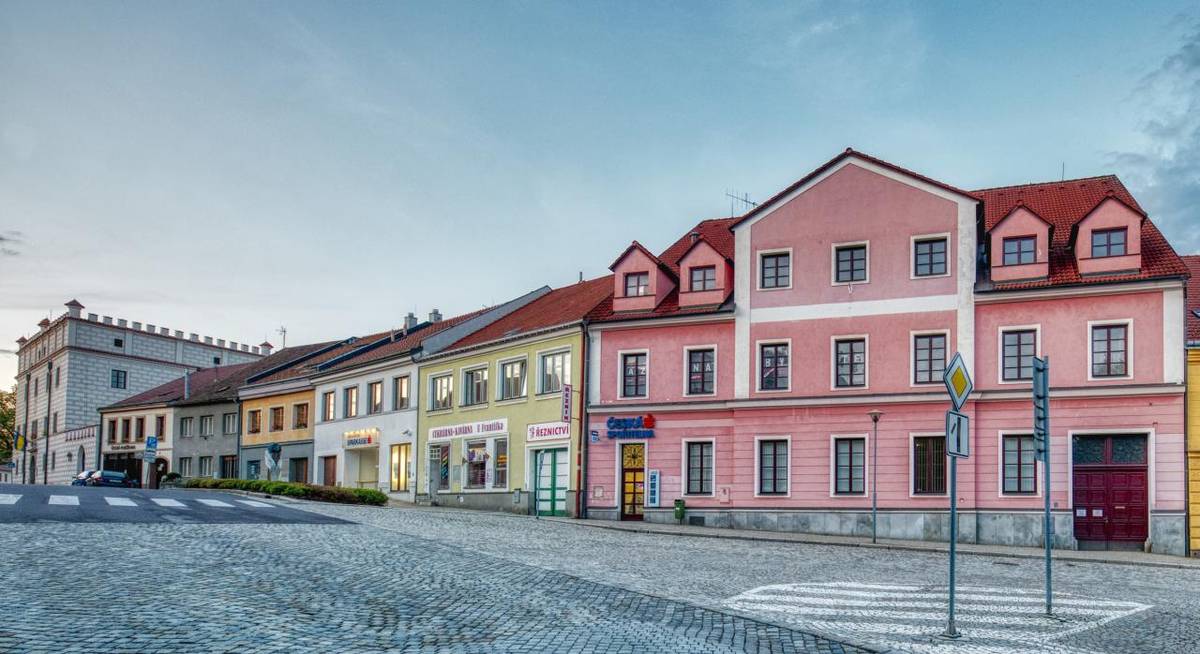 Informace pro občany  Na Palackého náměstí budou v následujících týdnech probíhat stavební práce související s pokládkou nízkého napětí (NN).