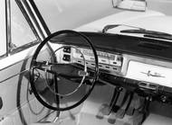 Jednoduchost a přehlednost: řidič má před sebou tradiční páskový rychloměr s malými ukazateli teploty chladící kapaliny a stavu paliva