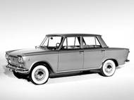 Elegantní karosérie jemně lichoběžníkového tvaru má téměř totožnou příď a záď