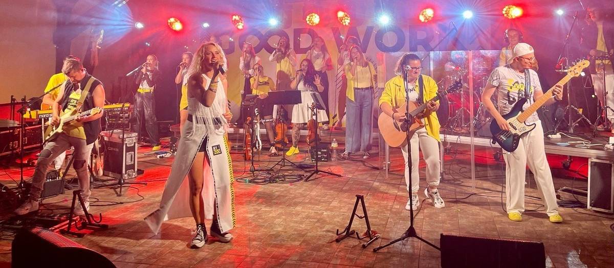 Charita Hlučín si v letošním roce připomíná 35 let od svého vzniku. U této příležitosti zve všechny podporovatele a příznivce na dvě společná setkání. První akcí bude benefiční koncert pop gospelové kapely Good Work, který se uskuteční v neděli 19. dubna v 17 hodin v hlučínském kostele sv. Jana Křtitele. Druhé setkání proběhne o týden později, v neděli 26. dubna v 10 hodin při mši svaté rovněž v hlučínském kostele sv. Jana Křtitele.  Za 35 let pomohla Charita Hlučín tisícům lidí!  #hlucin #mestohlucin #charitahlucin #35let #vyroci #sluzbalidem #komunita #spoluprace