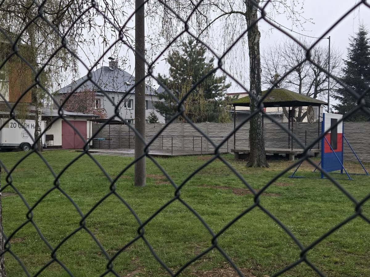 V těchto dnech bylo zhotoveno nové oplocení v areálu Hasičské zbrojnice v Hati.