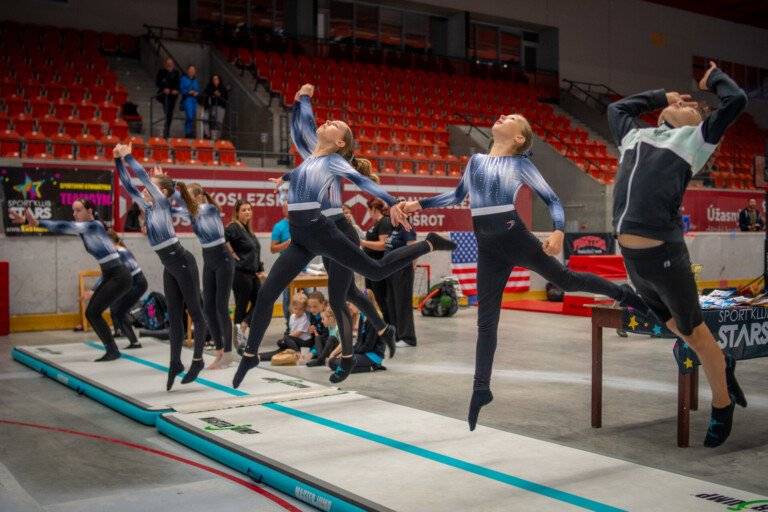 Hala Polárka bude ve čtvrtek 14. května opět patřit dětem a sportovním volnočasovým aktivitám. Město zde ve spolupráci se společností Sportplex F≈M pořádá již tradiční Trh sportu, na kterém se dětem a rodičům představí na tři desítky sportovních klubů a spolků. Konat se bude od 13 do 18.30 hodin a vstup je zdarma. Více informací najdete zde: DESÍTKY MOŽNOSTÍ POD JEDNOU STŘECHOU. TRH SPORTU SE VRACÍ DO POLÁRKY | Frýdek-Místek