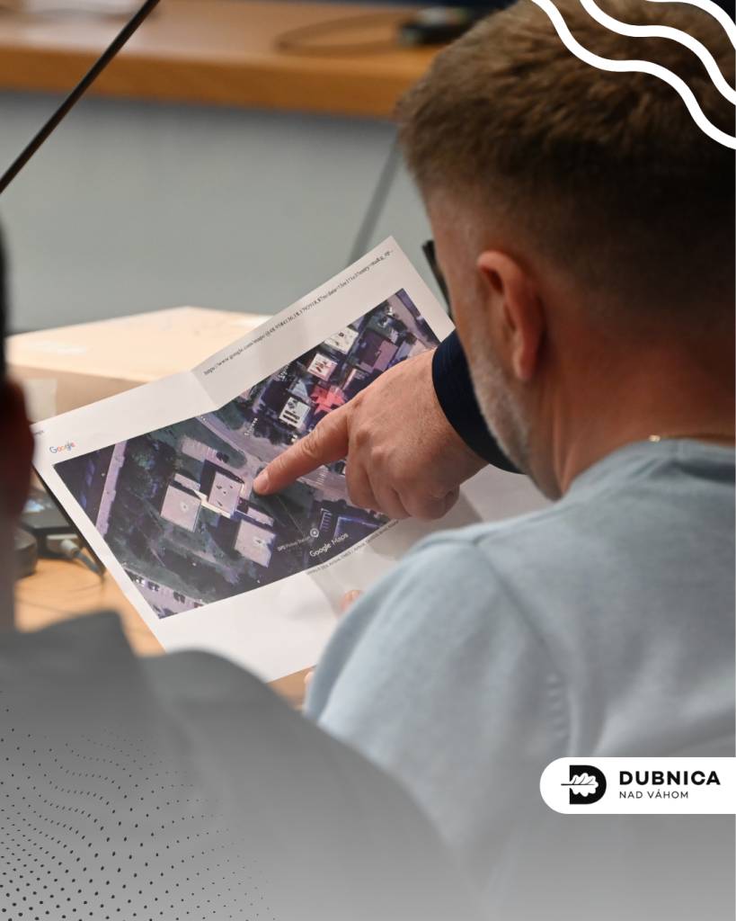 Proces tohtoročného participatívneho rozpočtu mesta Dubnica nad Váhom pokračuje prijímaním projektov. Na úvodných dvoch stretnutiach v dome kultúry sa zišli aktívni obyvatelia, aby diskutovali o nápadoch na zlepšenie života v meste a o možnostiach ich realizácie.