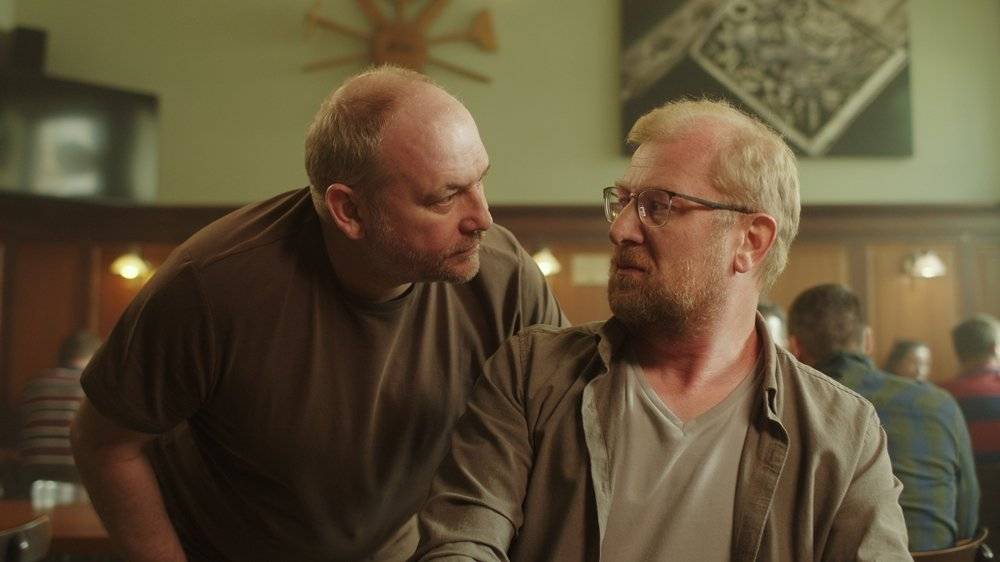 Divadlo Horní Počernice čtvrtek 16. 4. od 19.30 hod. hrají: Miroslav Donutil, Marek Taclík, Martin Pechlát, Petr Uhlík, Štěpán Kozub a další Rázovití hrdinové různých věků, povah, profesí a zálib hledají štěstí, jen každý jinde a s jiným výsledkem.