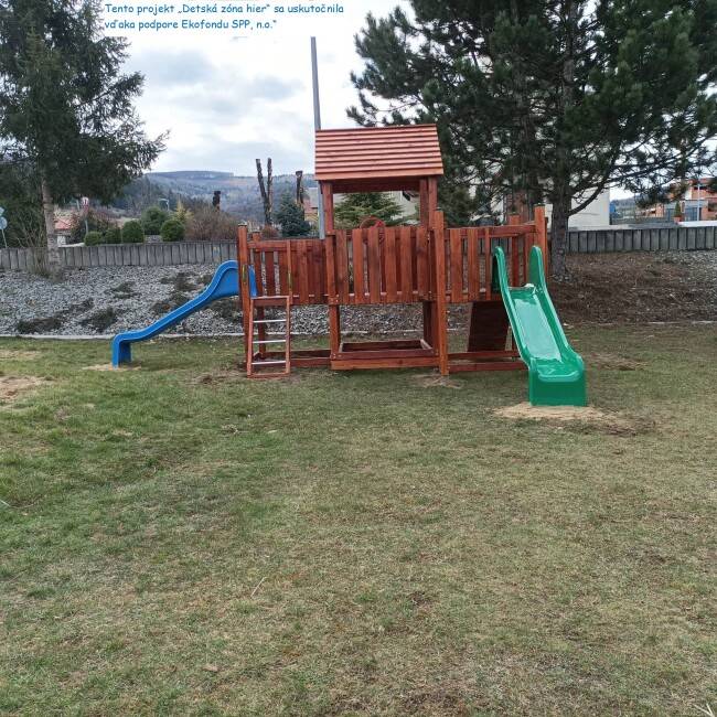Vďaka podpore Ekofondu SPP, n.o.“ v sume 3 000 € sa podarilo v obci Stožok vybudovať nové detské ihrisko.