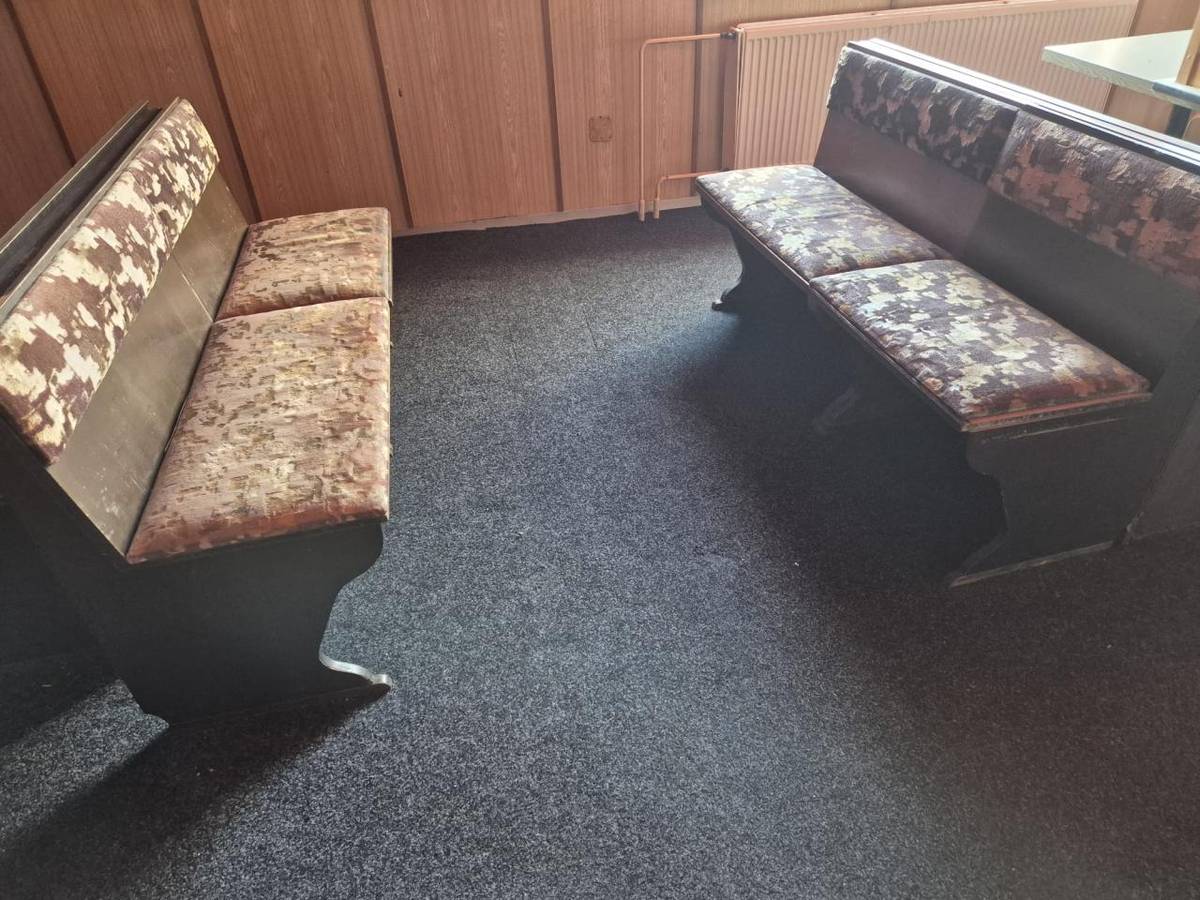 V neděli 19.4.2026 od 8 hodin pokračuje vyklízení kulturního domu v Cehnicích. Zájemci o vybavení, které je přílohou si jej mohou zdarma odvézt přímo z budovy KD do cca 12 hodin.