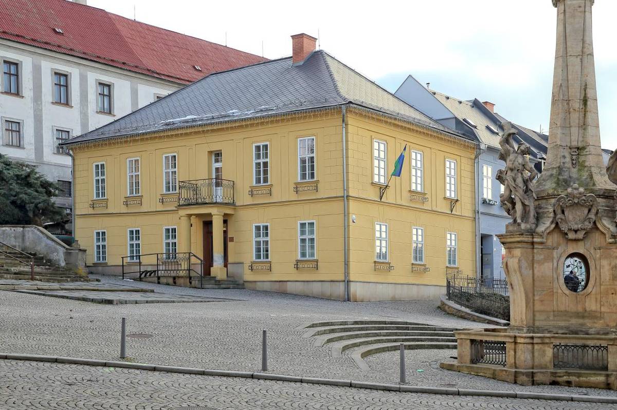 Na základě dlouhodobé personální neobsazenosti stavebního úřadu v Moravském Berouně rozhodlo Ministerstvo vnitra o dočasném převodu výkonu stavebního úřadu z města Moravský Beroun na město Šternberk.