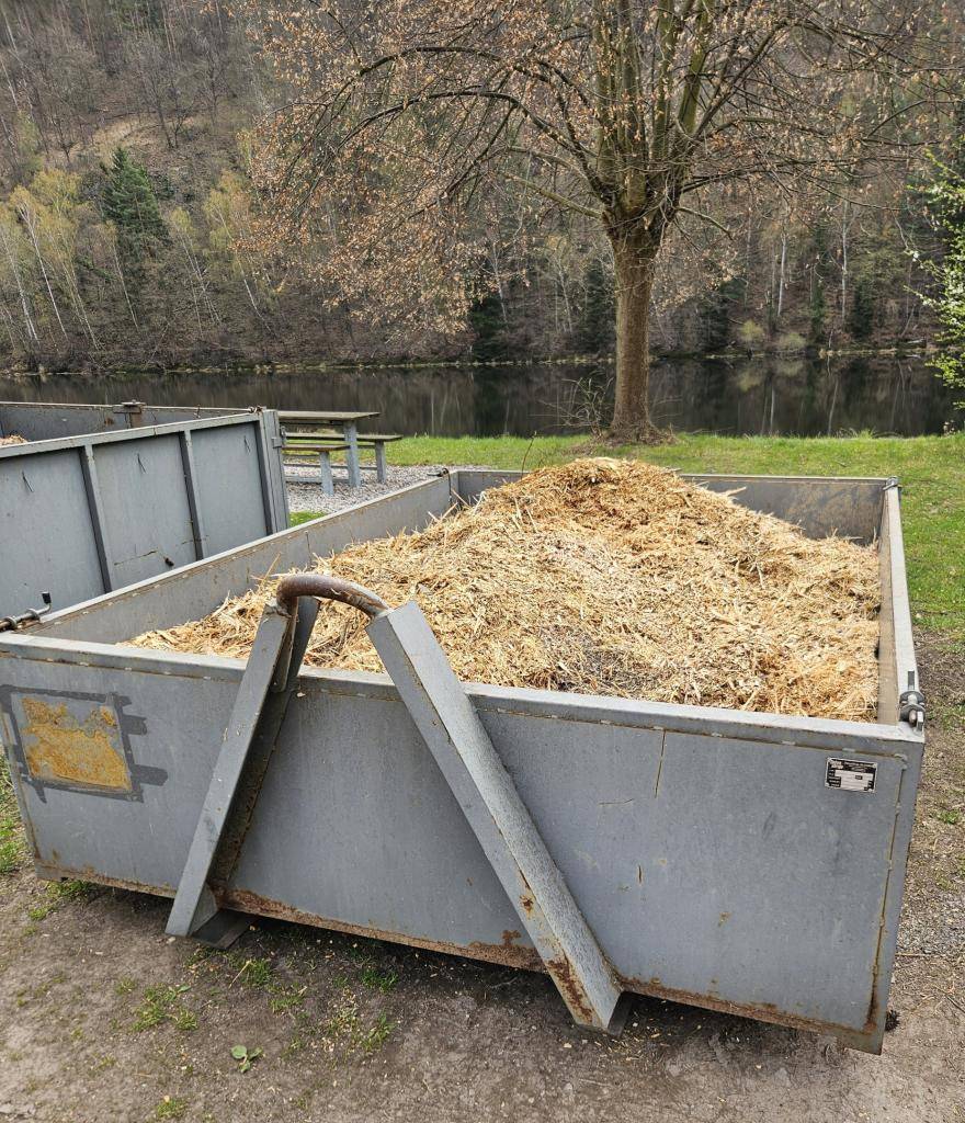 Obecní úřad Solenice nabízí občanům bezplatně štěpku.