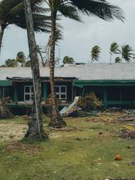 Supertajfun Sinlaku napáchal škody v západním Pacifiku