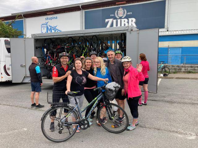 Už za pár dní se Přerov opět rozjede jinak – pomaleji a hlavně zeleně. Na startovní čáru se totiž postaví osmý ročník tradiční soutěže Přerov jede na kole, která už léta nese jasné a srozumitelné motto: „Nechej auto doma.“ Symbolicky na Svátek práce, 1. května, vyrazí účastníci do ulic po svých – pěšky, na kole, koloběžce nebo třeba na bruslích. Zkrátka bez motoru. Registrace je otevřená od 15. do 30. dubna.                               Číst dál...