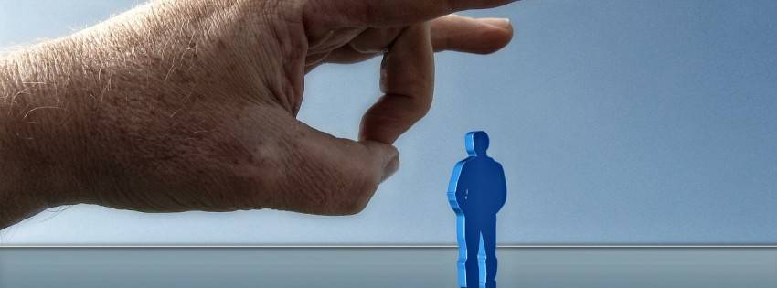 Sťažnosť je podanie fyzickej alebo právnickej osoby, ktorým sa domáha ochrany svojich práv alebo právom chránených záujmov a zároveň upozorňuje na konkrétne nedostatky.