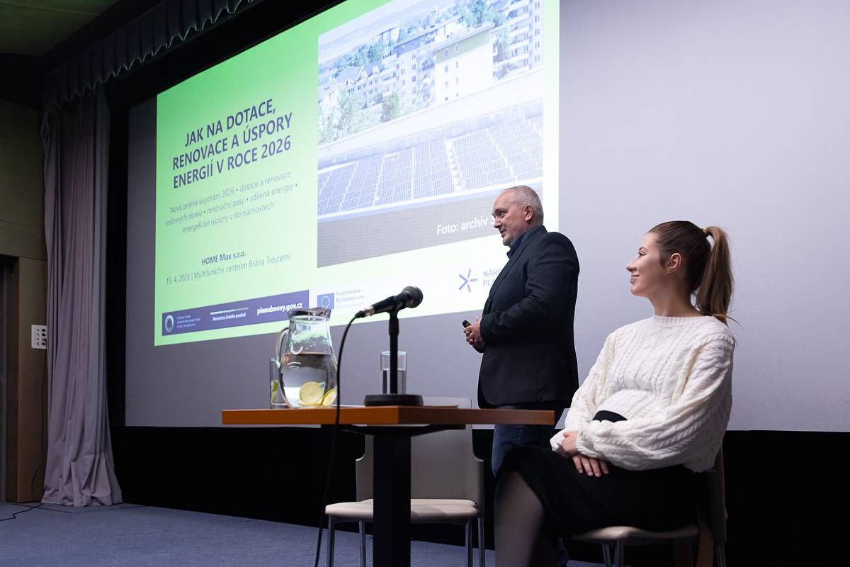 Ve středu 15. dubna 2026 se v Multifunkčním centru Brány Trojzemí v Hrádku nad Nisou konala beseda na téma „Jak na dotace, renovace a úspory energií v roce 2026". Akci připravila společnost HOME Max s. r. o. Cílem bylo seznámit účastníky s aktuálními možnostmi programu Nová zelená úsporám, problematikou renovačních pasů, sdílení energie a energetických úspor v domácnostech. Beseda však nakonec mohla představit jen hrubé obrysy chystaných změn. Potřebná legislativa nových programů má zpoždění a přesné podmínky podpory nejsou dosud známy. Z tohoto důvodu bude mít beseda pokračování, jakmile bude legislativa hotová a všechna pravidla dotačních programů známá. Teprve potom bude možné nové podmínky podrobně představit a plnohodnotně odpovídat na dotazy zájemců o renovace a dotace. O termínu další besedy, která by se měla konat na konci června nebo ve třetím čtvrtletí letošního roku, budeme informovat na webu, Munipolisu a sociálních sítích Města Hrádek nad Nisou. rs