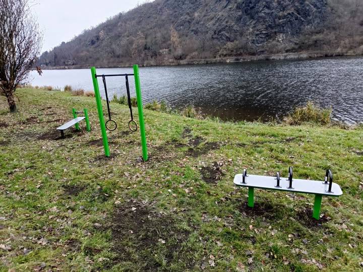 Workoutové místo u řeky vzniklo díky participativnímu rozpočtu. Vzniklo díky všem občanům, kterří pro projekt hlasovali.