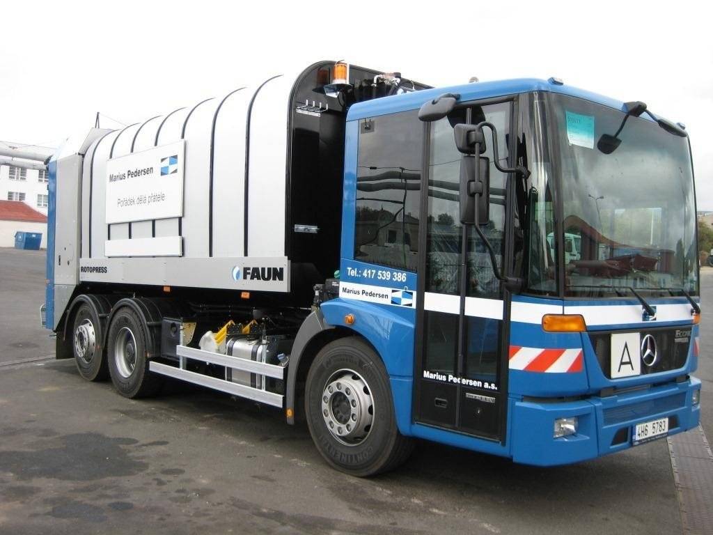 Upozorňujeme občany, že poplatky za odpady se měly uhradit nejpozději do 31. 3. 2026 – do této doby jsou popelnice vyváženy i na známky z minulého roku. Prosíme ty, kteří ještě nemají poplatky uhrazené, aby tak učinili co nejdříve. https://www.cercany.cz/poplatky-za-odpady  Děkujeme za spolupráci.