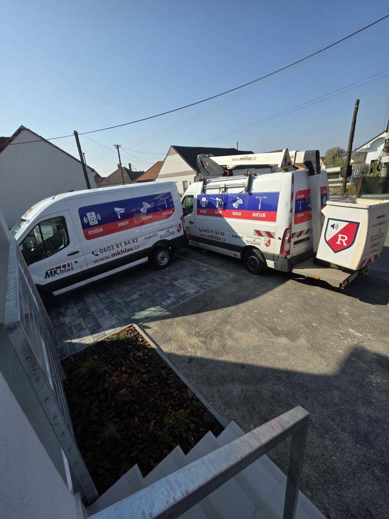 V súčasnosti prebiehajú práce na sfunkčnení obecného rozhlasu. Nový systém bude modernejší a efektívnejší, čo prispeje k lepšej informovanosti všetkých obyvateľov.  Upozorňujeme, že časť Slanisko zatiaľ nebude funkčná, nakoľko v tejto oblasti nie je vybudované káblové vedenie.