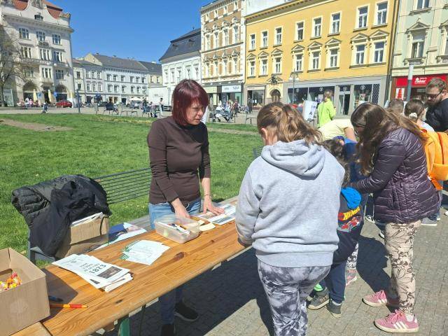 V sobotu 18. dubna 2026 ožilo náměstí T. G. Masaryka v Prostějově pestrým programem u příležitosti oslav Dne Země, který byl spojen s oblíbeným Eko jarmarkem. Akce přilákala širokou veřejnost a nabídla bohatý program zaměřený na ekologii, udržitelnost i zábavu pro celé rodiny.                               Číst dál...