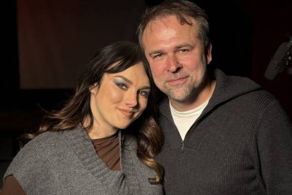 19.04.26 20.00  DAVID STYPKA BYL NEJEN VÝJIMEČNÝ HUDEBNÍK, ALE I CITLIVÝ POZOROVATEL SVĚTA… Hledal krásu v obyčejných okamžicích a nacházel světlo i v temných chvílích. Jeho tvorba inspiruje napříč generacemi. Kdo by neznal písně jako „Jericho“, „Kříž“ nebo duet „Dobré ráno, milá“ s Ewou Farnou? Má- lokdo ho však znal takového, jaký...