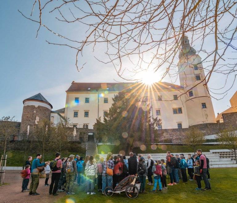 Město Hranice se již tradičně zapojilo do celorepublikové akce „Ukliďme Česko“. Akce „Ukliďme Hranice“ proběhla letos v sobotu 18. dubna 2026. Počasí přálo, účast byla početná.