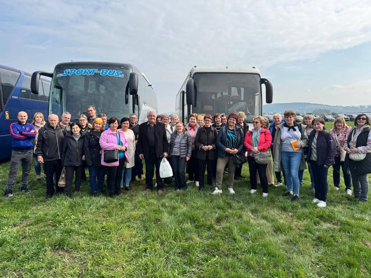 Členovia Jednoty dôchodcov Slovenska navštívili jubilejný 30. ročník výstavy Záhradkár 2026 v Trenčín. Podujatie im prinieslo množstvo inšpirácií, odborných rád a príjemne strávený čas v spoločnosti priateľov.